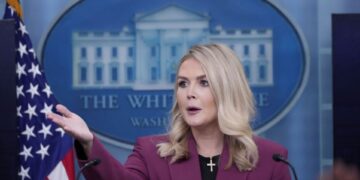 Aranceles de 25 por ciento a México y Canadá a partir del sábado, confirma vocera de Trump