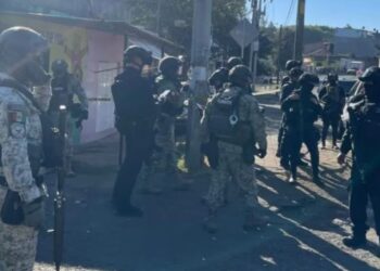 Varios ataques de un grupo armado en Michoacán dejan un policía muerto y 4 heridos