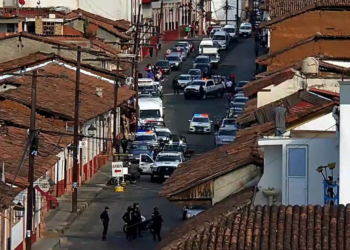 Agentes policiales en la localidad de Pátzcuaro, Michoacán, México.