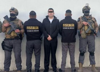 Fue detenido exdirector de Policía de Chicoloapan por presunta extorsión en Operativo Enjambre