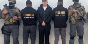 Fue detenido exdirector de Policía de Chicoloapan por presunta extorsión en Operativo Enjambre