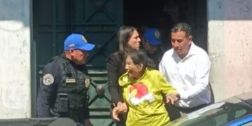 Fue rescatada anciana de 80 años que era brutalmente golpeada por la novia de su hija