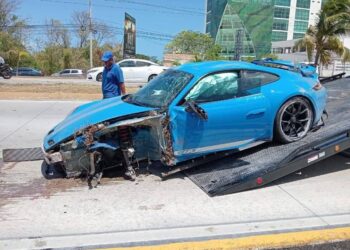Reportan carísima prueba de manejo de mecánico tras estrellar Porsche GT3