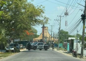 Fuerte e intensa balacera entre Grupo Armado y FIRT OLMECA en Tabasco en la ciudad Jalpa de Méndez