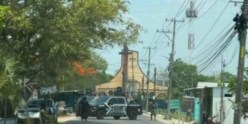 Fuerte e intensa balacera entre Grupo Armado y FIRT OLMECA en Tabasco en la ciudad Jalpa de Méndez