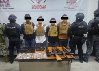 Detenidos sujetos con armas de fuego y presuntos narcóticos en Tecpatán