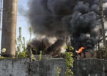 Vehículos aéreos no tripulados ucranianos impactan planta de Strela en Bryansk de Rusia