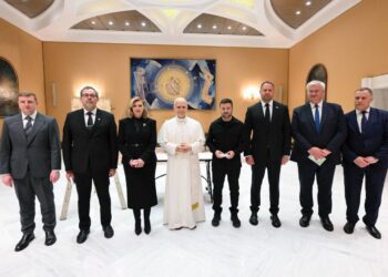 El presidente de Ucrania fue el primer líder extranjero recibido por el nuevo Papa