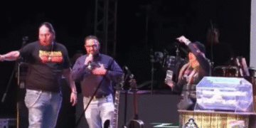 Funcionario público de Chihuahua gana una moto BMW en rifa que él mismo había organizado (VIDEO)