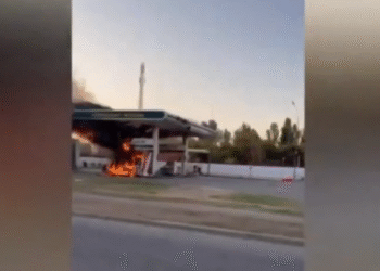 Rusos suben video de como destruyen de forma “heróica” estación de combustible en ciudad ucraniana de Kherson