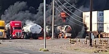 Choque de trenes en México provoca gigantesco incendio en Ciudad de Obregón en Sonora