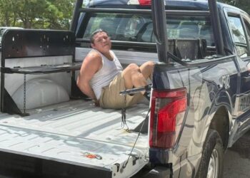 Sujeto detenido en Cancún mientras se masturbaba en vía pública e incomodaba a mujeres que pasaban