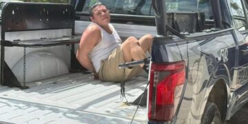 Sujeto detenido en Cancún mientras se masturbaba en vía pública e incomodaba a mujeres que pasaban