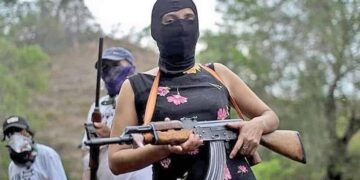 Más de 40 mujeres se arman en Michoacán para formar autodefensas contra el CJNG