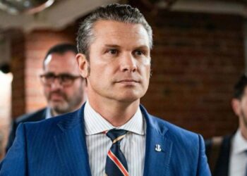 Partidarios de Trump en el Senado exigen investigación sobre acciones de Hegseth al detener la ayuda a Ucrania