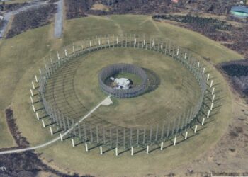 Un gigantesco centro de inteligencia electrónica construye Rusia cerca de Polonia y Lituania