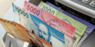 Recibe por error miles de dólares de su trabajo y la Justicia lo absuelve