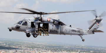 VIDEO: Personal de México a bordo de helicópteros Black Hawk fue agredido