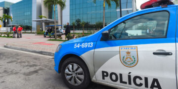 Hija envenenó a su padre con feijoada tras probar el veneno en una decena de perros