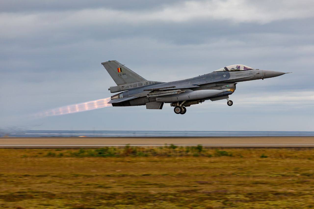 Yn F-16 belga.