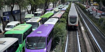 Transportistas de CDMX exigen incrementar el precio del pasaje a 14 pesos en Edomex