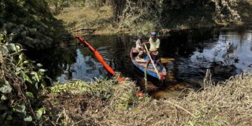 Fuga de petróleo en Veracruz provoca daños en sembradíos, fauna, flora, ríos