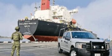 Fue identificado capitán de navío señalado de enlace entre titulares de aduanas para traficar huachicol