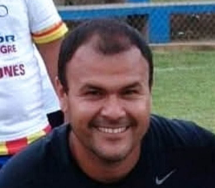 Essaú Román Pérez.