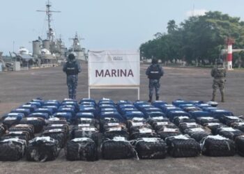 México ha decomisado 2.5 toneladas de cocaína en un golpe en el Pacífico.