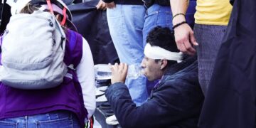 CDMX suspende a policías que ejecutaron golpiza contra manifestantes y periodistas en marcha de la Generación Z