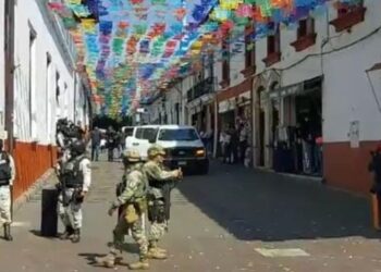 La FGJ de Michoacán ha detenido en Uruapan a los escoltas de Carlos Manzo, el Edil asesinado