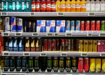 Los efectos devastadores que sufrió un hombre por consumir ocho bebidas energéticas al día