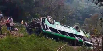 8 fallecidos tras accidentarse autobús de la línea Conexión al norte de Veracruz