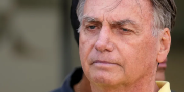 Bolsonaro confirma en una carta la candidatura presidencial de su hijo