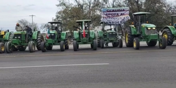 Agricultores de Coahuila bloquean de forma parcial carretera Piedras Negras-México