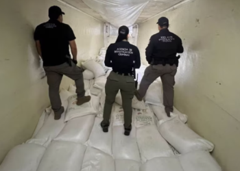 Sujetos capturados con millonario cargamento superior a los 300 kilos de metanfetamina en Sinaloa