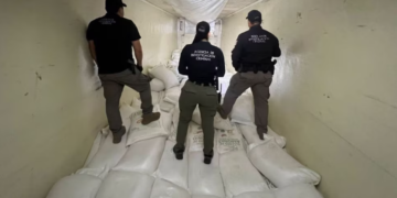 Sujetos capturados con millonario cargamento superior a los 300 kilos de metanfetamina en Sinaloa