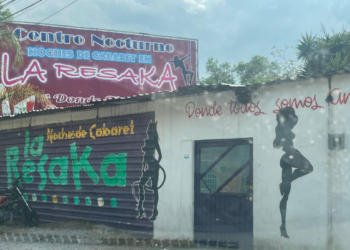 Fachada del centro nocturno “La Resaka”.