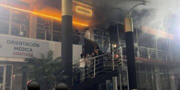 Sujetos armados secuestran a empresario y queman dos bares en Villaflores, Chiapas