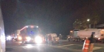 Autobuses con miembros de MORENA fueron detenidos por agricultores en Chihuahua