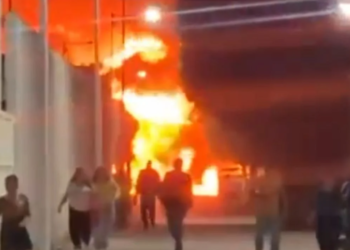Gran explosión en bodega empleada para almacenar huachicol en Villagrán, Guanajuato (Video)