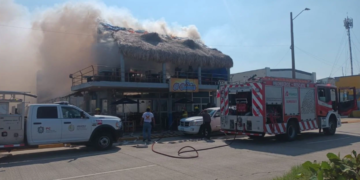 Por segunda vez fue atacado restaurante-palapa con bombas molotov en Coatzacoalcos