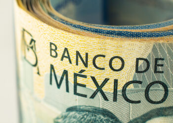 El Peso mexicano pierde mientras se esta a la espera de los comentarios de la Fed