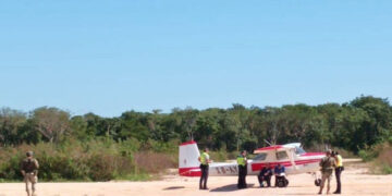 Avioneta realiza aterrizaje de emergencia en Yucatán
