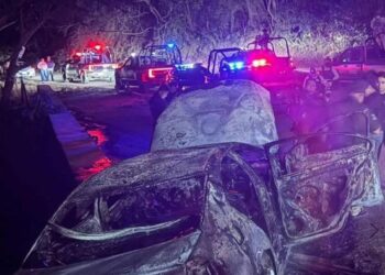 Fue descubierto un vehículo sin placas en llamas en Villaflores