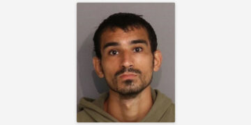 Hombre mata a sangre fría a tres turistas en apartamento cerca de Disney World en EE.UU.