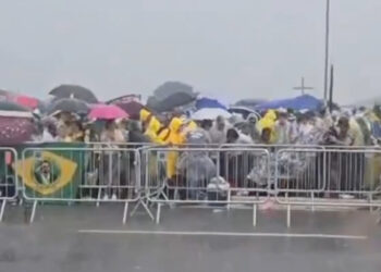 Un rayo impacta sobre manifestantes en Brasil