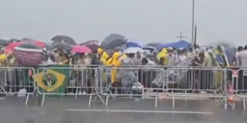 Un rayo impacta sobre manifestantes en Brasil