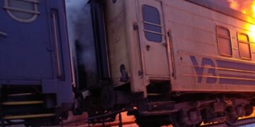 5 civiles mueren como resultado de ataque ruso a tren de pasajeros en región de Járkov