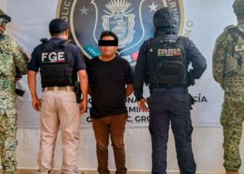 Fiscalía de Guerrero realiza la detención de sujeto señalado de asesinar a sus padres con un machete